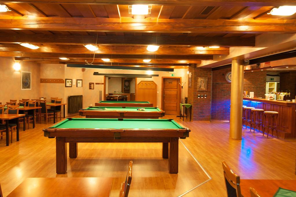 Sport-V-Hotel Hrotovice Екстериор снимка