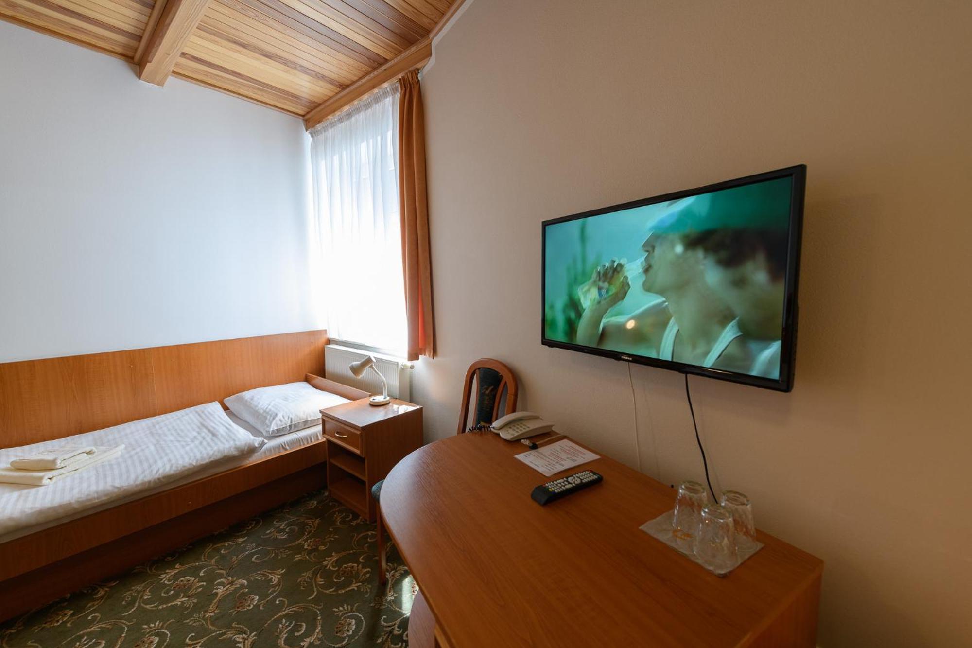 Sport-V-Hotel Hrotovice Екстериор снимка