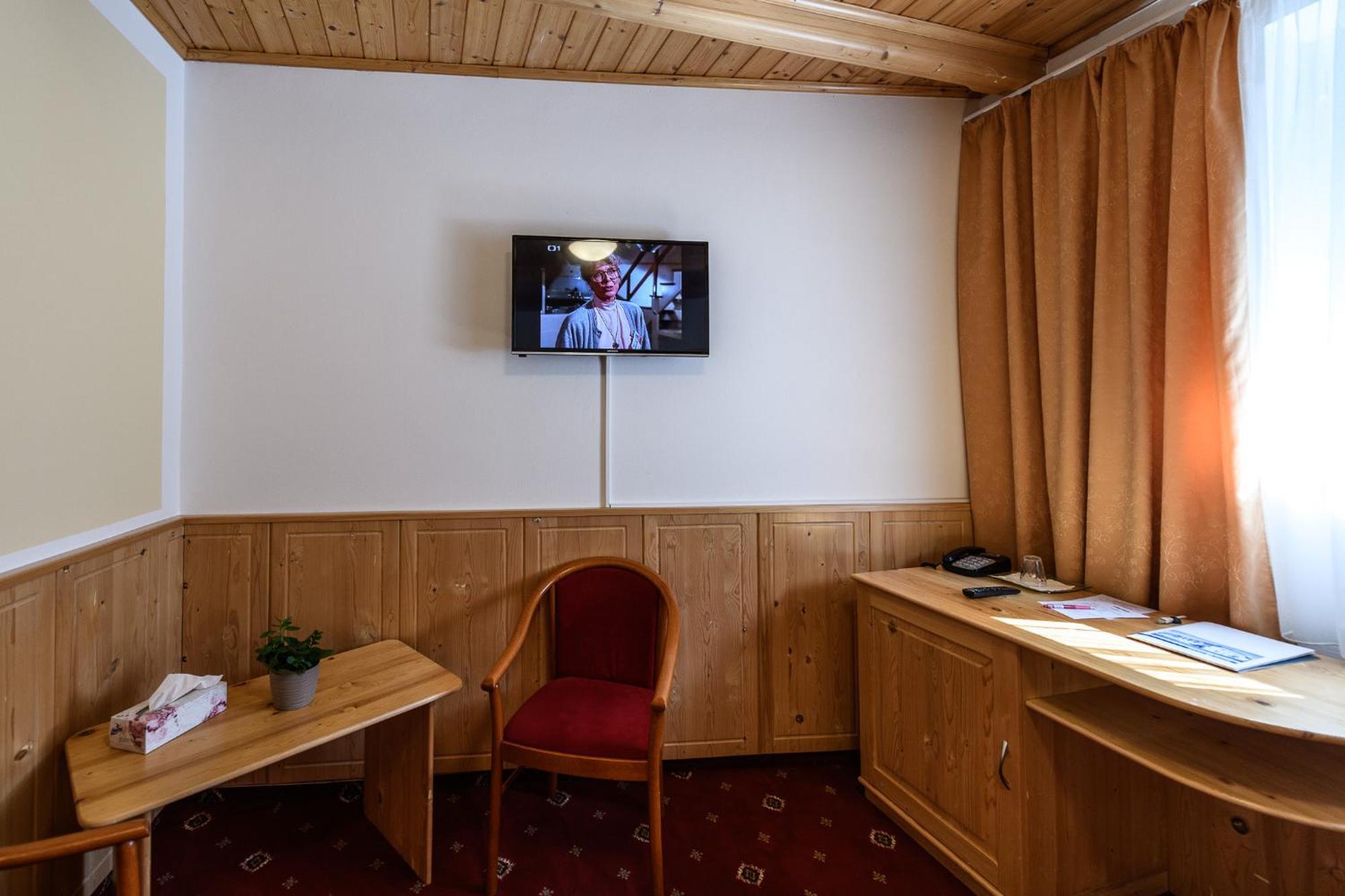 Sport-V-Hotel Hrotovice Екстериор снимка